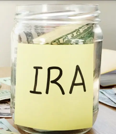 Traditional IRAs and Roth IRAs - What Are They and What Are Their Benefits? - 1